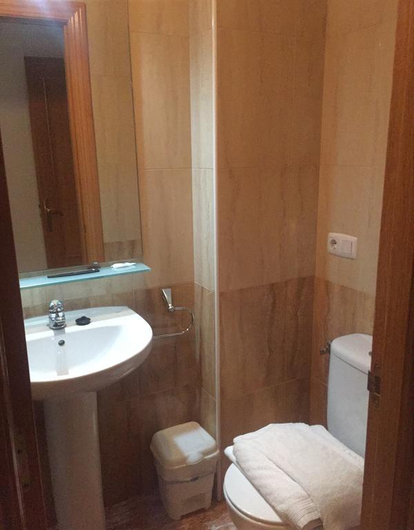 Pension Oasis Замора Екстериор снимка