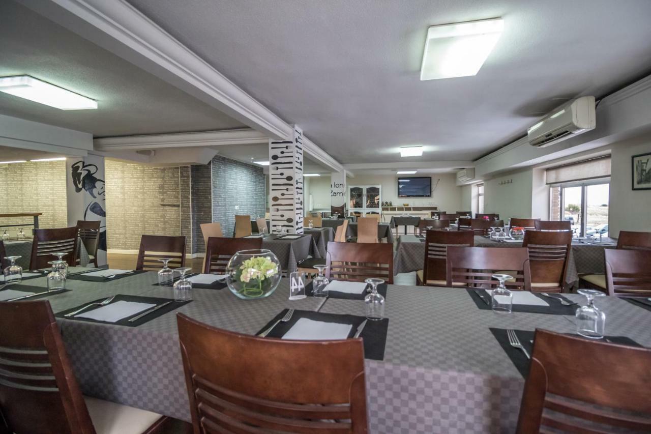 Pension Oasis Замора Екстериор снимка